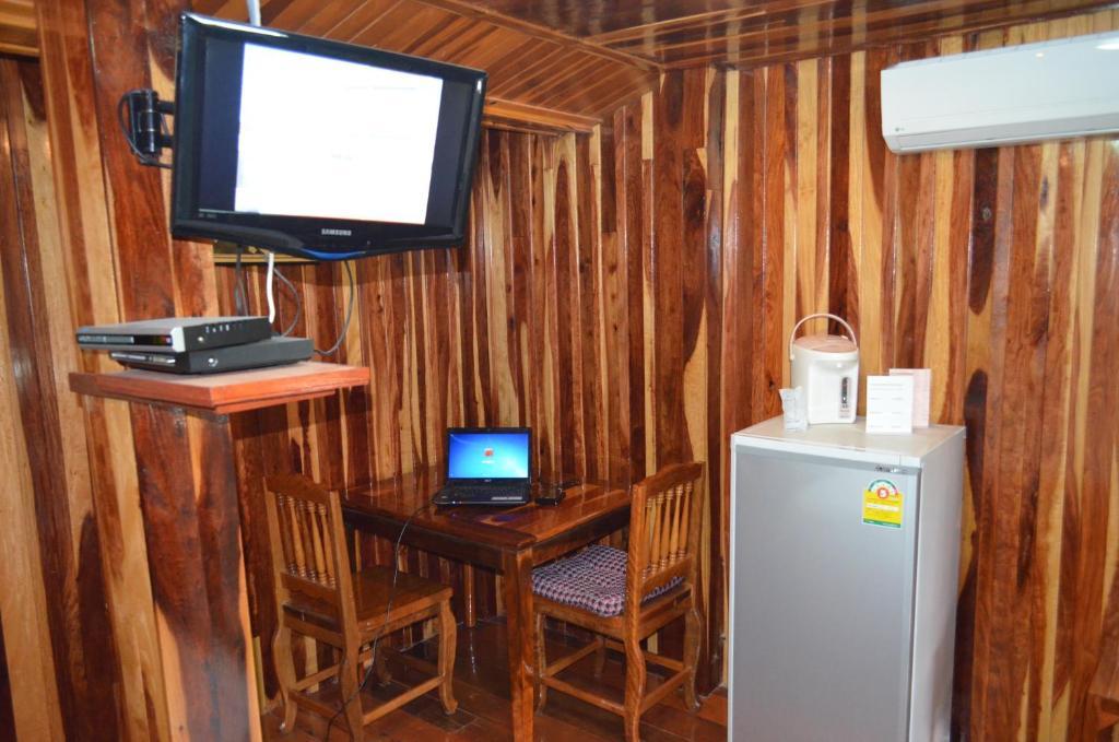Home Stay Stc Bed And Breakfast Удон-Тхани Номер фото