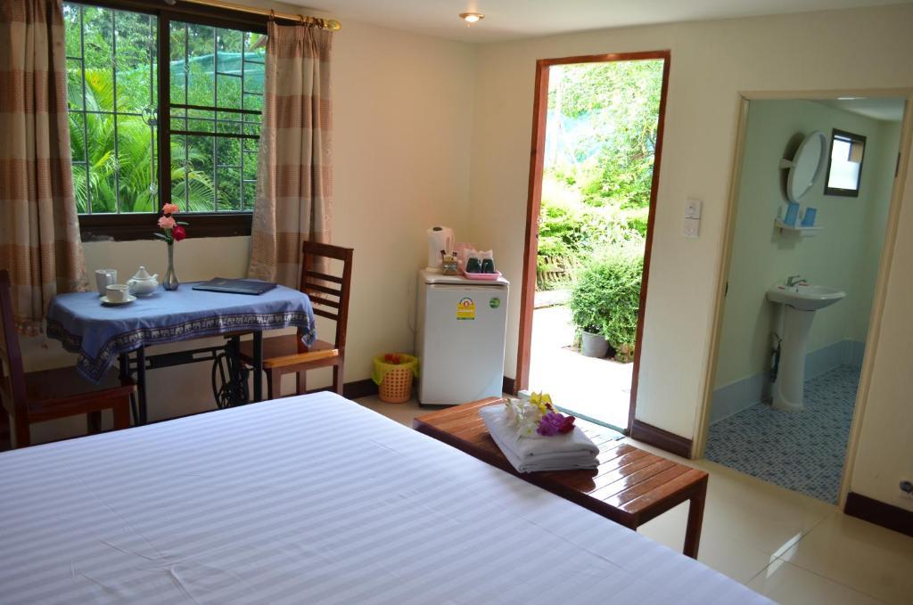 Home Stay Stc Bed And Breakfast Удон-Тхани Номер фото